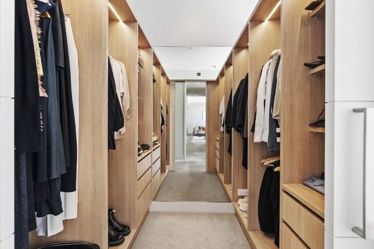 Photo of property in Clyde Quay Wharf, 2a/6 Clyde Quay Wharf, Te Aro, Wellington, 6011