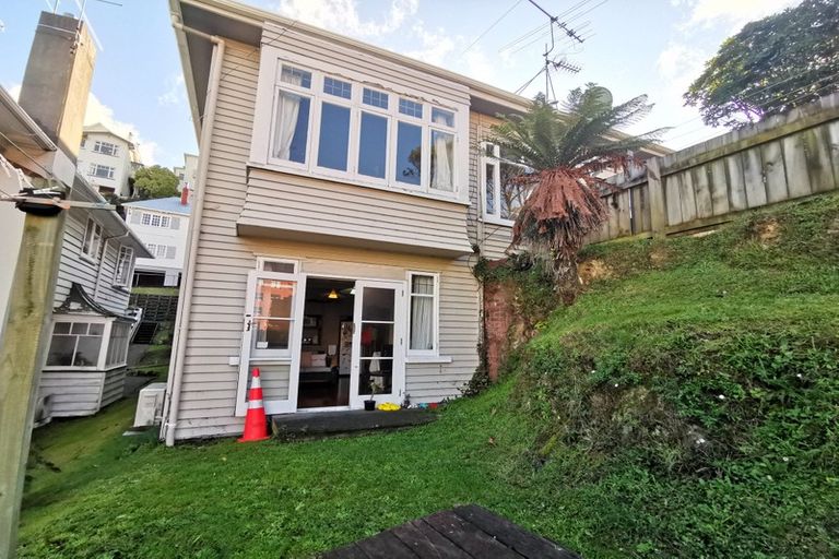Photo of property in 1/17 Clifton Terrace, Kelburn, Wellington, 6012