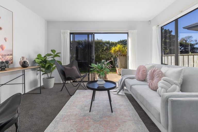 Photo of property in 2b Observatory Close, Whitby, Porirua, 5024