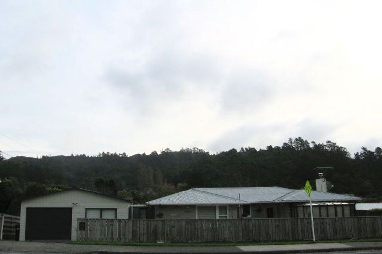 Photo of property in 416 Stokes Valley Road, Stokes Valley, Lower Hutt, 5019