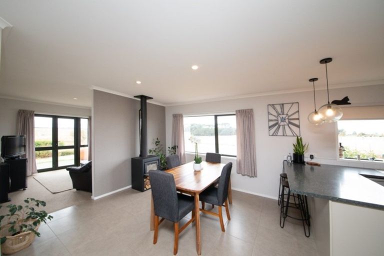 Photo of property in 355 Lethbridge Road, Feilding, 4779