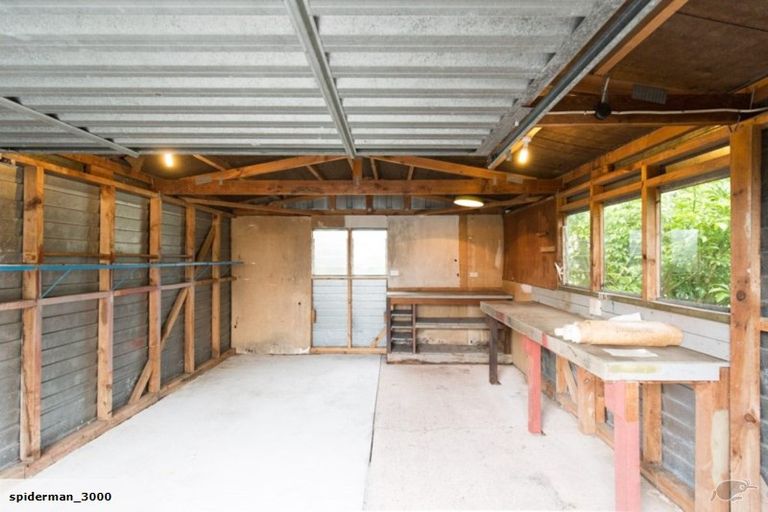 Photo of property in 21 Tudor Road, Henderson, Auckland, 0610