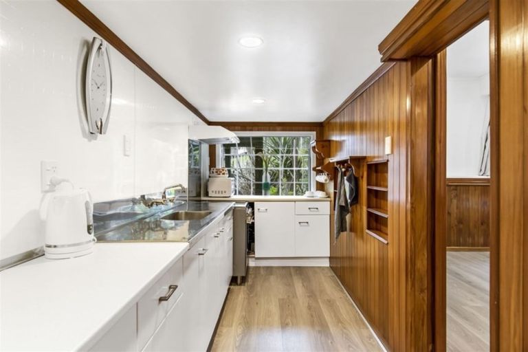 Photo of property in 2/6 Torbay Heights, Torbay, Auckland, 0630