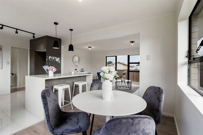 Photo of property in 1/12 Frobisher Way, Clendon Park, Auckland, 2103