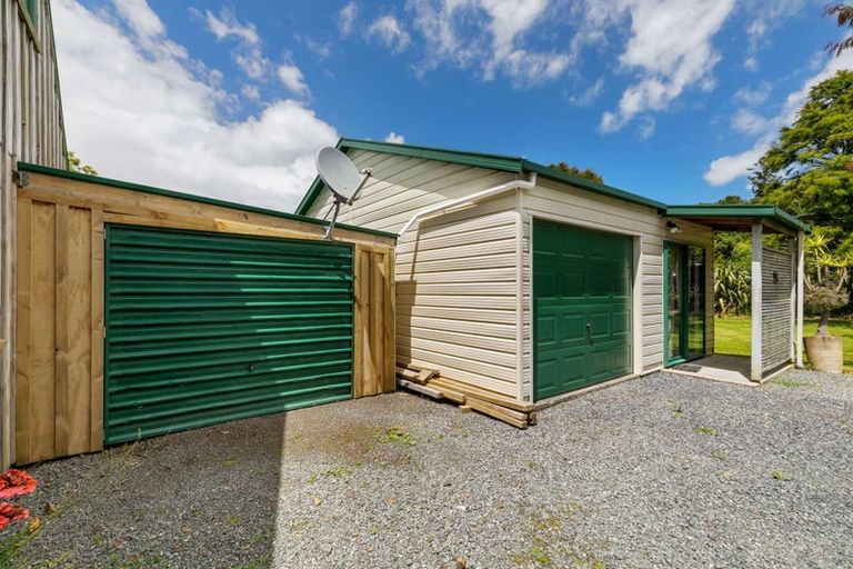 Photo of property in 30 Colville Road, Coromandel, 3506