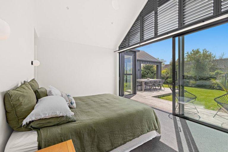 Photo of property in 75 Sandpiper Avenue, Point Wells, 0986