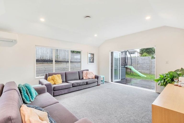 Photo of property in 35 Caversham Drive, Torbay, Auckland, 0630