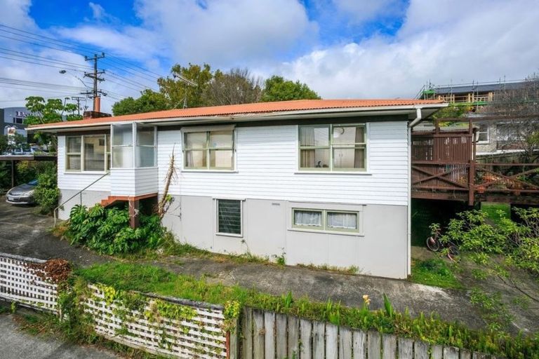 Photo of property in 1/178 Archers Road, Glenfield, Auckland, 0629
