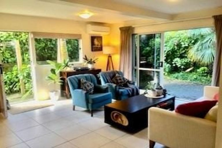 Photo of property in 3/4a Corrella Road, Belmont, Auckland, 0622