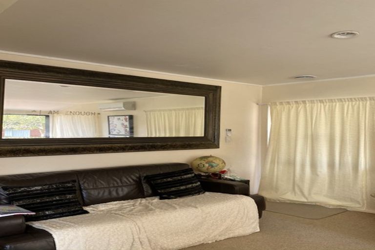 Photo of property in 1/11 Ocean View Road, Hillcrest, Auckland, 0627