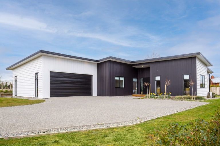 Photo of property in 21 Coralie Place, Lansdowne, Masterton, 5810