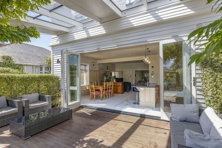 Photo of property in 35 Aylmer Street, Somerfield, Christchurch, 8024