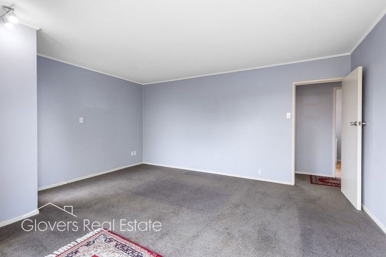 Photo of property in 2/27 Poinsettia Place, Henderson, Auckland, 0610