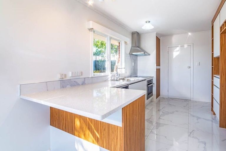 Photo of property in 4 Seaview Road, Glenfield, Auckland, 0629