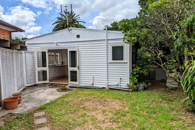 Photo of property in 8 Boyd Avenue, Mangere Bridge, Auckland, 2022