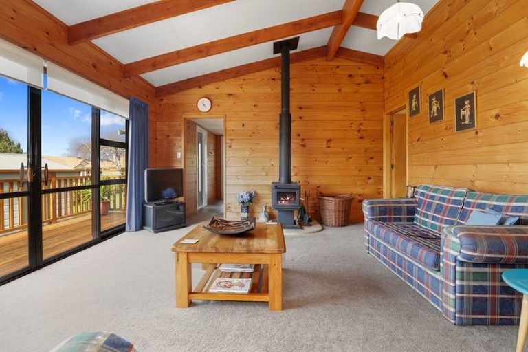 Photo of property in 19 Wharewaka Road, Wharewaka, Taupo, 3330