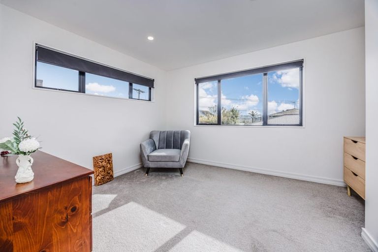 Photo of property in 8/6 Hepburn Road, Glendene, Auckland, 0602