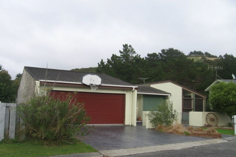 Photo of property in 18 Bowline Place, Whitby, Porirua, 5024