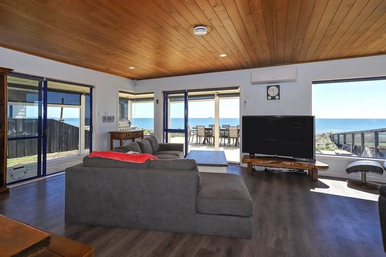 Photo of property in 393 Pukehina Parade, Pukehina, Te Puke, 3189