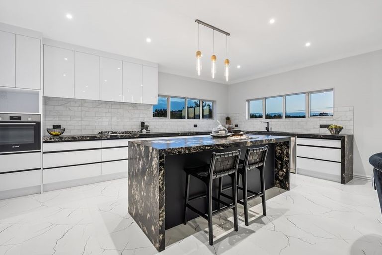 Photo of property in 26 Michael Bosher Way, Flat Bush, Auckland, 2019