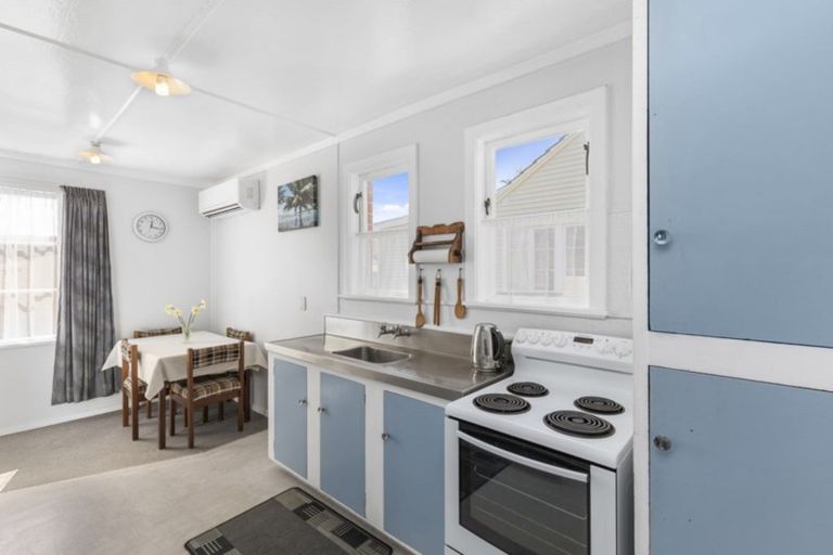 Photo of property in 127 Waddington Drive, Naenae, Lower Hutt, 5011