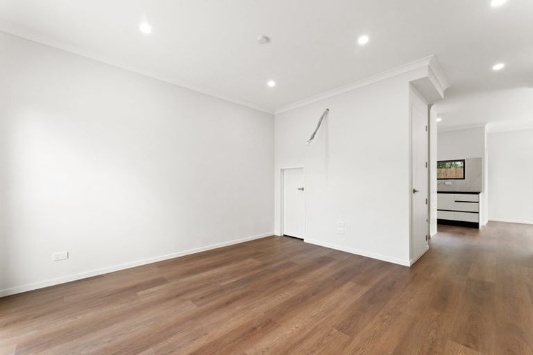 Photo of property in 13b Lipton Grove, Opaheke, Papakura, 2113