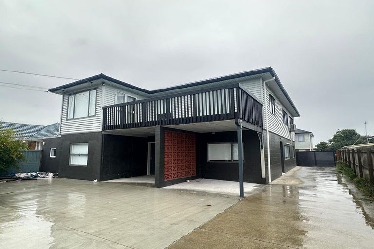 Photo of property in 720 Massey Road, Mangere, Auckland, 2022