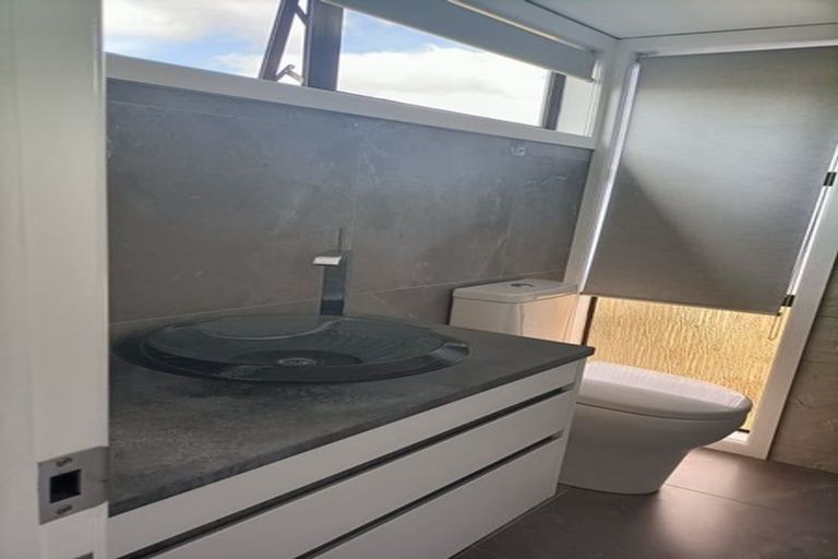 Photo of property in 5 Sutton Crescent, Papatoetoe, Auckland, 2025