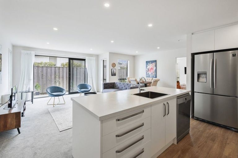 Photo of property in 15 Grey View Grove, Rangiora, 7400