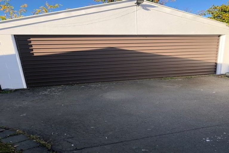 Photo of property in 2/22 Searells Road, Strowan, Christchurch, 8052