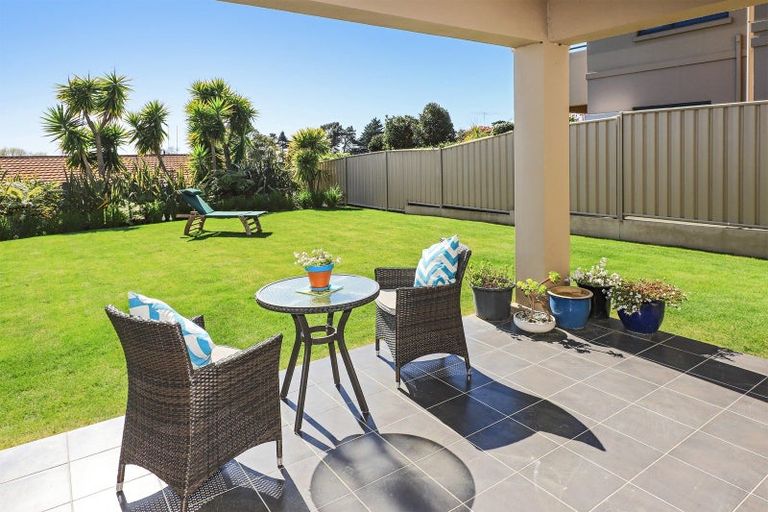 Photo of property in 2/39 Reeve Drive, Havelock North, 4130