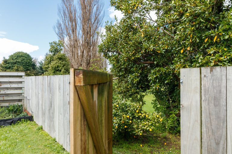 Photo of property in 89 Ruamahanga Crescent, Terrace End, Palmerston North, 4410