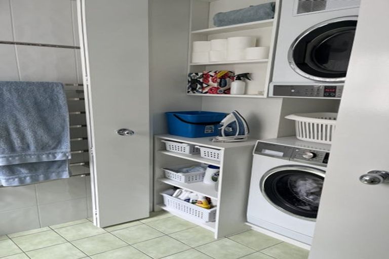 Photo of property in 1/130 Oriental Parade, Oriental Bay, Wellington, 6011