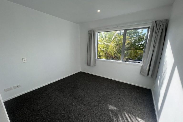 Photo of property in 16c/71 Spencer Road, Oteha, Auckland, 0632