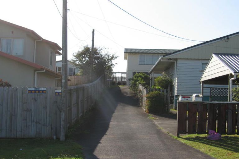 Photo of property in 2/719 East Coast Road, Browns Bay, Auckland, 0630