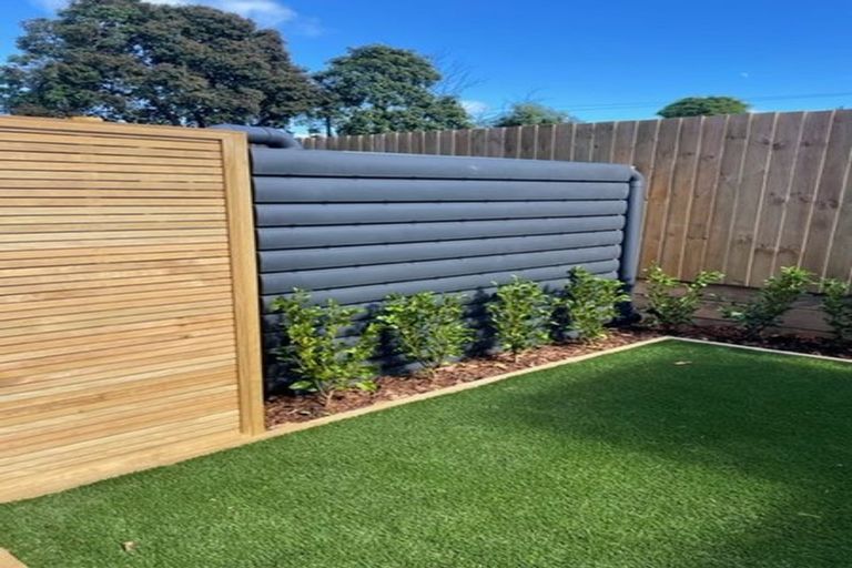 Photo of property in 6/10 Yeovil Road, Te Atatu Peninsula, Auckland, 0610