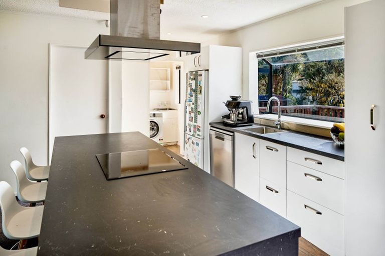 Photo of property in 301 Maungaraki Road, Maungaraki, Lower Hutt, 5010