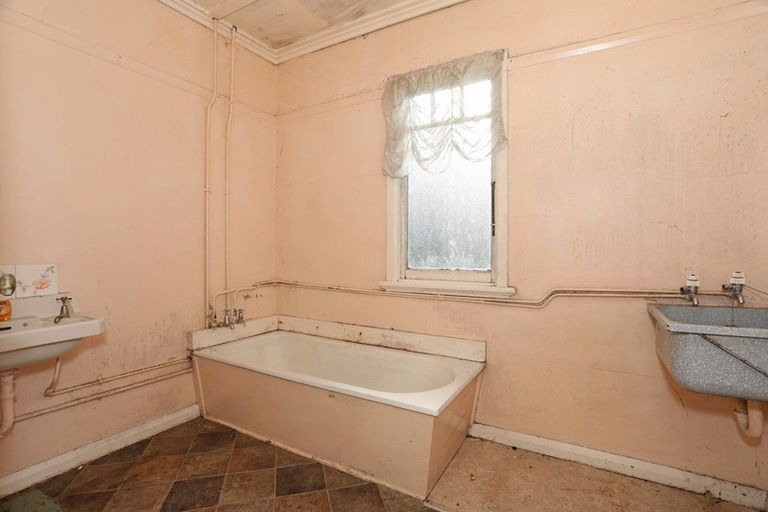 Photo of property in 23 Ross Street, Marton, 4710