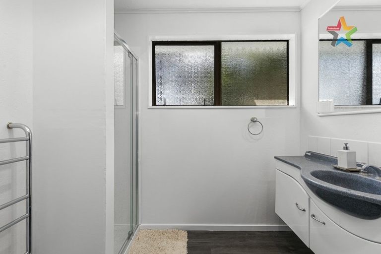 Photo of property in 4 Mossburn Grove, Kelson, Lower Hutt, 5010