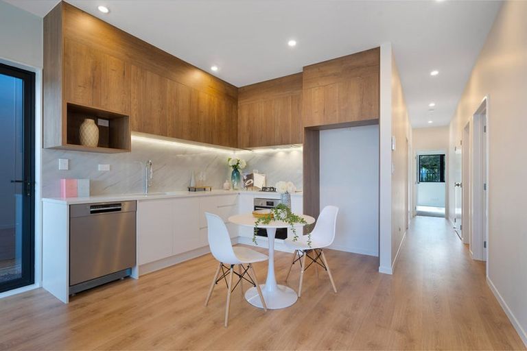 Photo of property in 10a Kotiu Place, Massey, Auckland, 0614