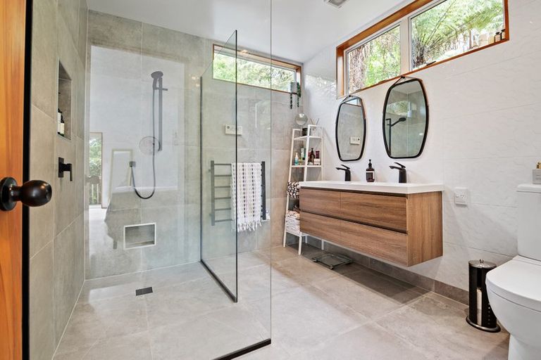 Photo of property in 190a Hutchinson Avenue, New Lynn, Auckland, 0600