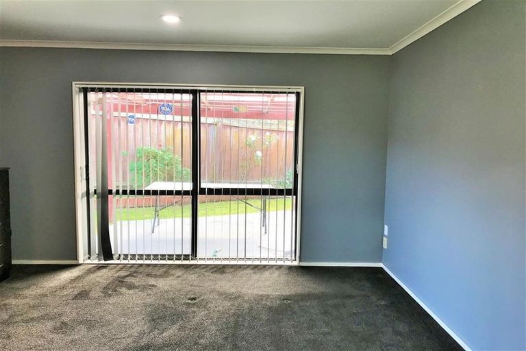 Photo of property in 66 Robert Ross Place, Clendon Park, Auckland, 2103