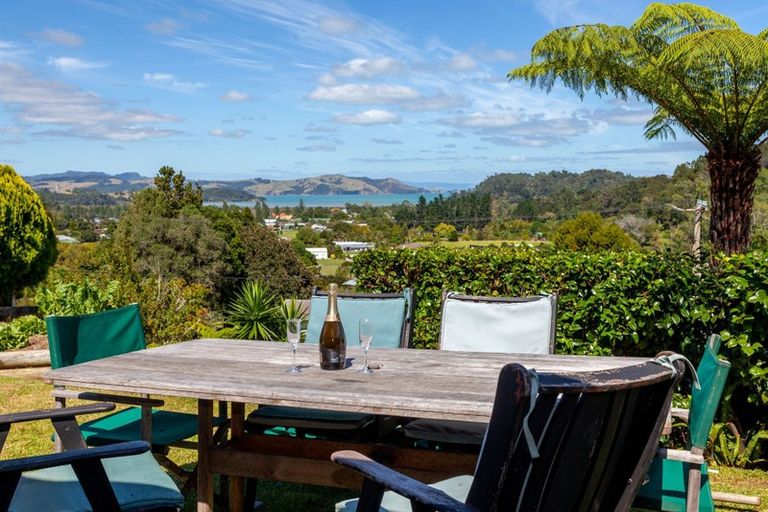 Photo of property in 9 James Street, Coromandel, 3506