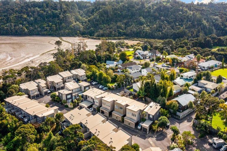 Photo of property in 1/206 Manuka Road, Bayview, Auckland, 0629