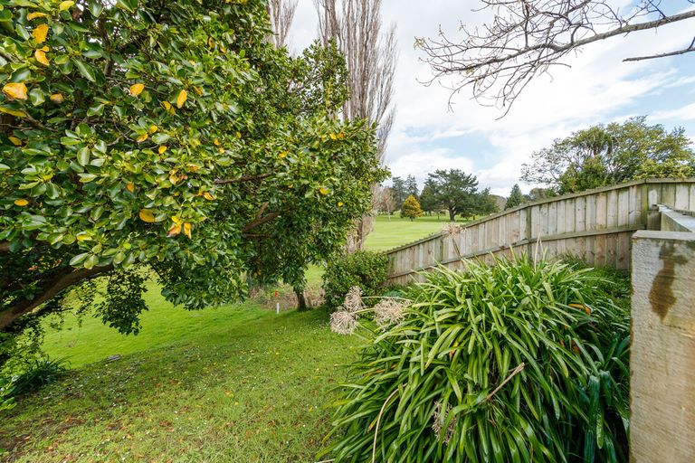 Photo of property in 89 Ruamahanga Crescent, Terrace End, Palmerston North, 4410