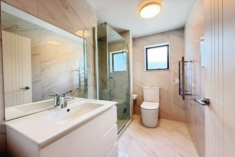 Photo of property in 10 Peony Mews, Oteha, Auckland, 0632