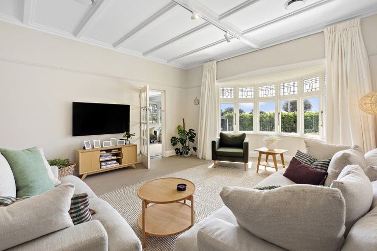 Photo of property in 23 Marine Parade, Eastbourne, Lower Hutt, 5013