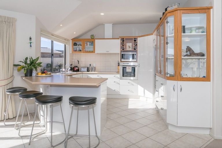 Photo of property in 6 Coleraine Drive, Rototuna, Hamilton, 3210