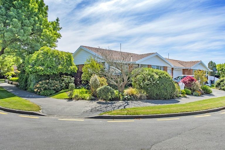 Photo of property in 1a Calbreath Place, Russley, Christchurch, 8042
