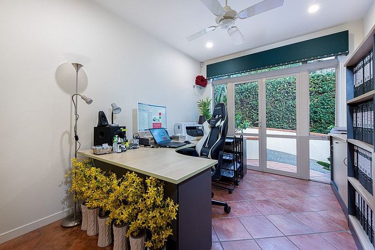 Photo of property in 3/284 Lake Road, Hauraki, Auckland, 0622